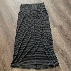 H&M maternity maxi skirt